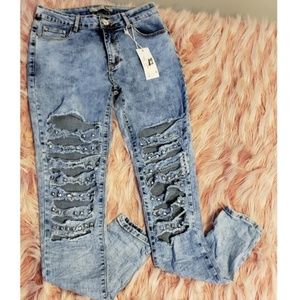 **XX SOLD XX** Nwt Distressed Jeans